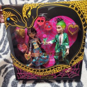 Monster High Howliday Love Edition Cleo & Deuce